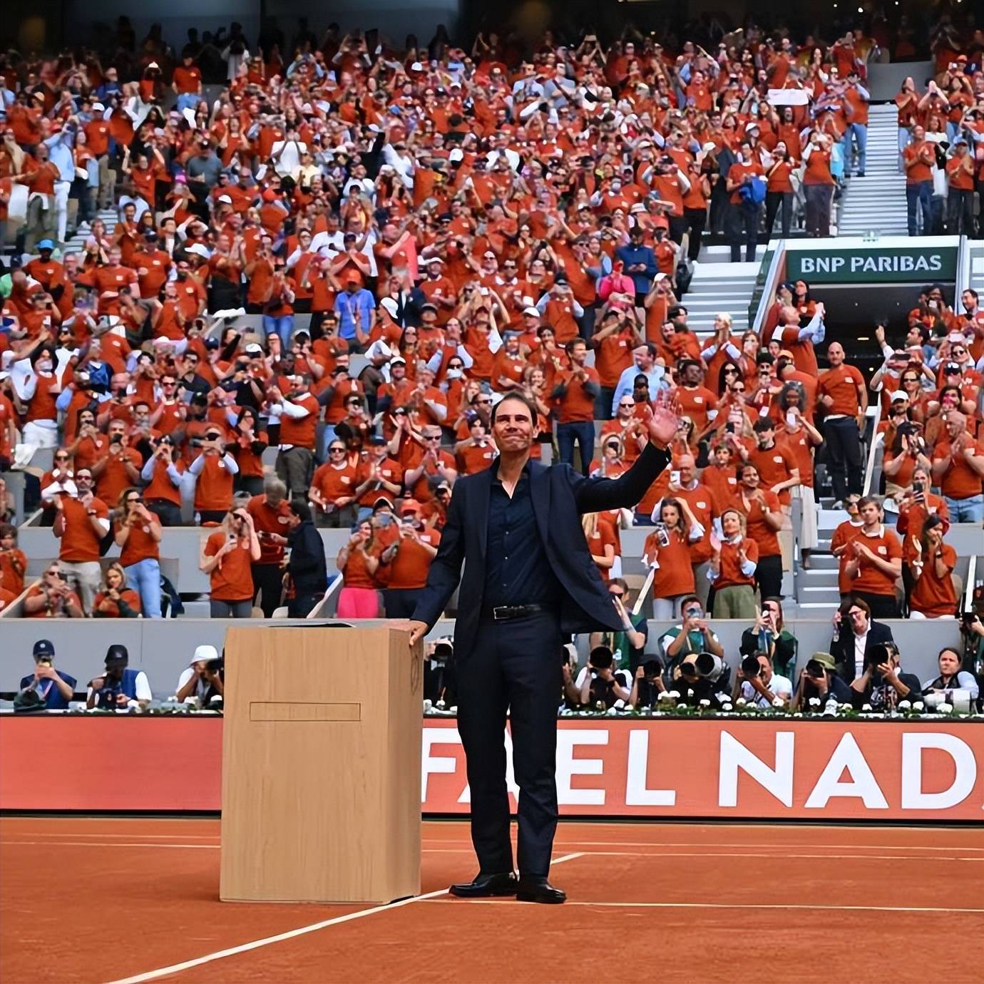 爱游戏官方入口-法网鏖战ATP总决赛，纳达尔扛起全队