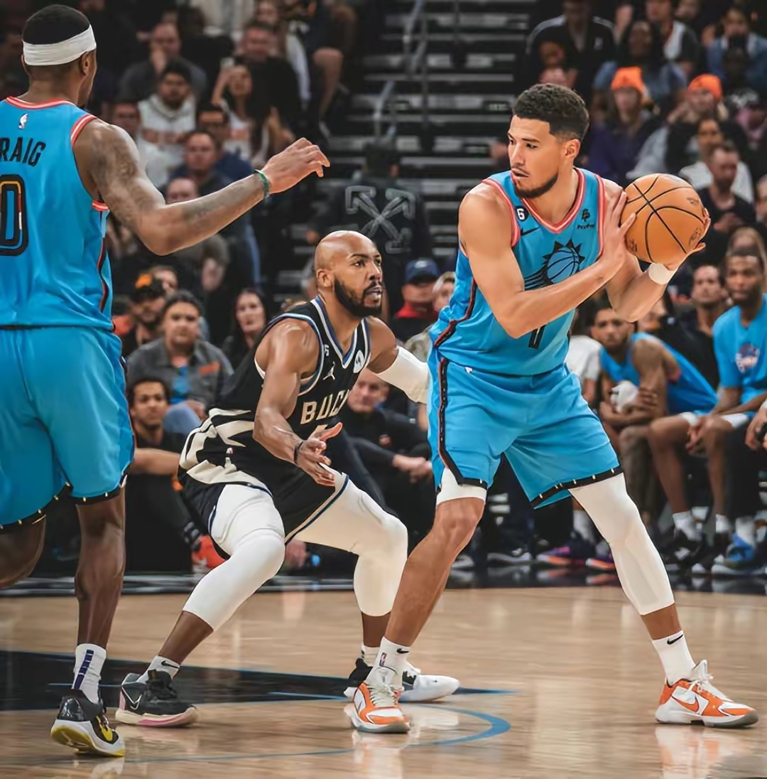 雄鹿碾压辽宁队，杜兰特状态火热