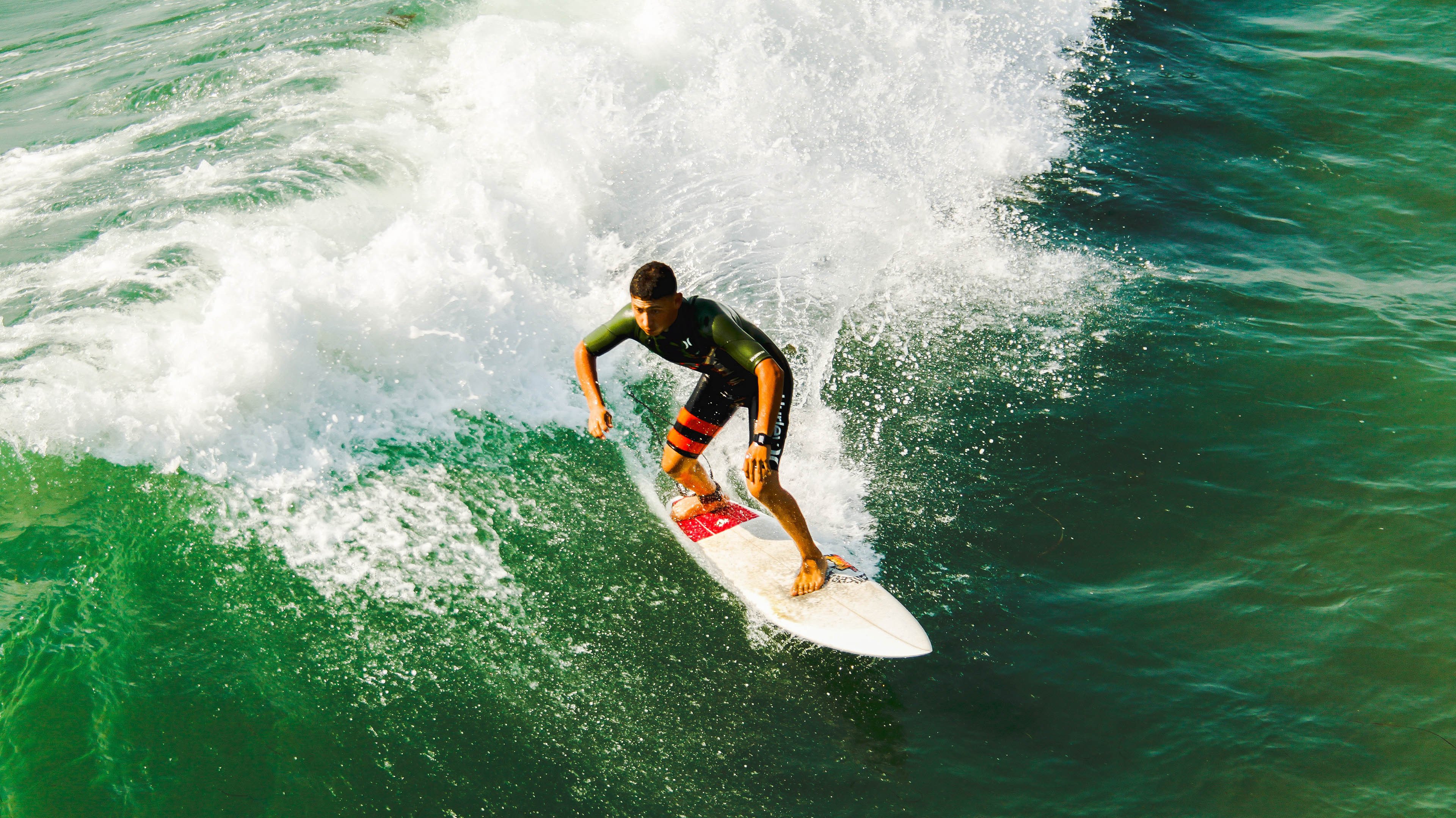 爱游戏2026-范弗利特关键进球定乾坤，勇士绝杀吉林队