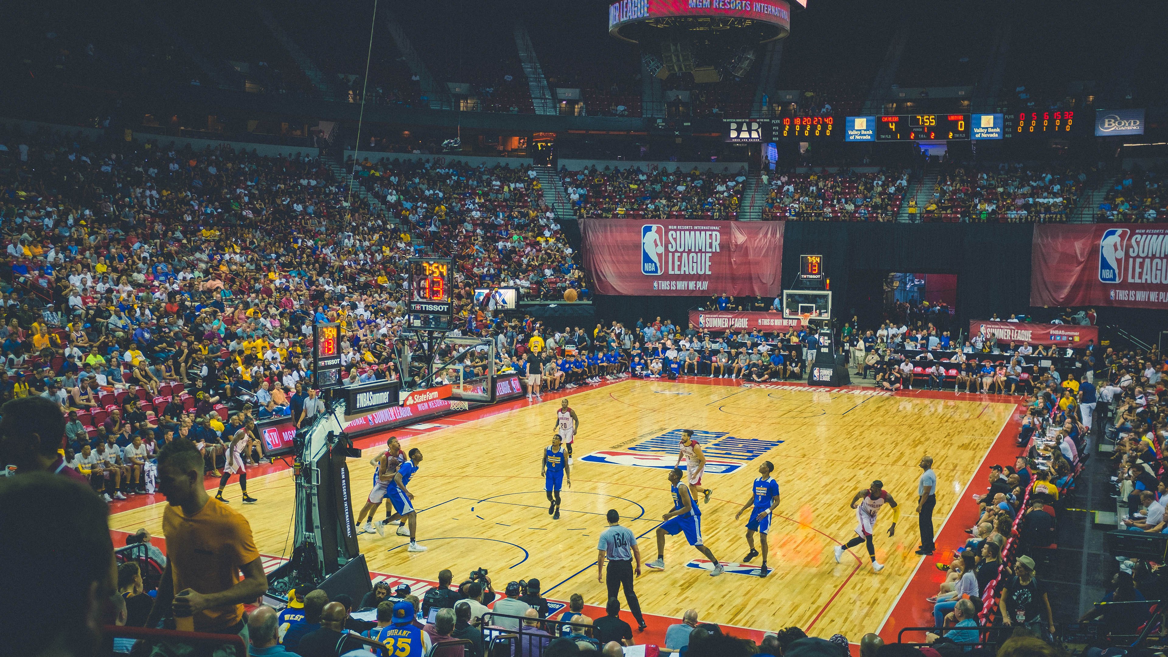 爱游戏-欧文末节19分导演逆转，当关键先生披上勇士战袍